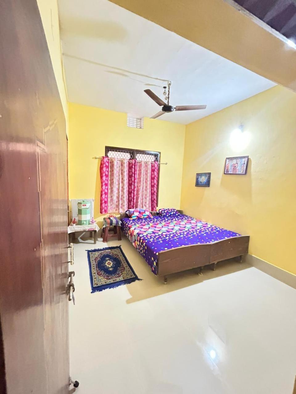 Shree Nivas Homestay Puri Exterior photo