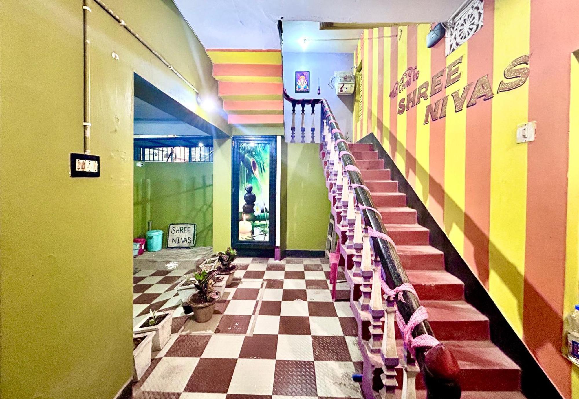 Shree Nivas Homestay Puri Exterior photo